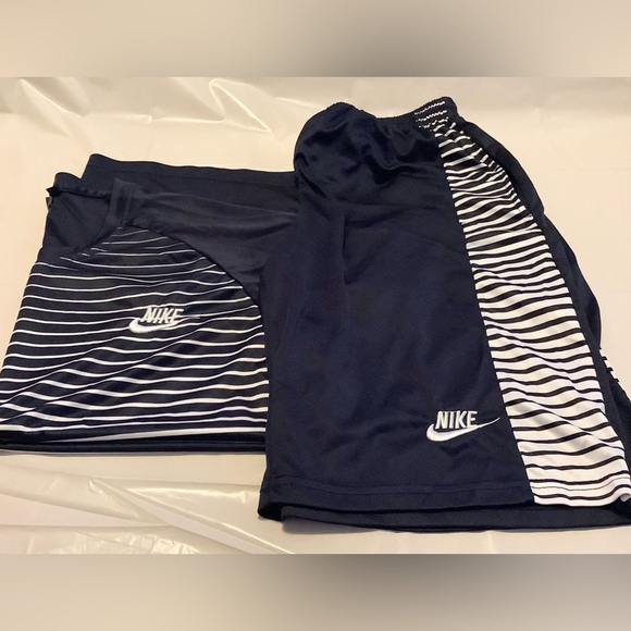 Nike Navy Blue and White Striped Sportswear #34 - Picture 6 of 7